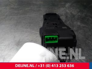 Volvo V40 Bremsassistent Sensor O17033 foto 3