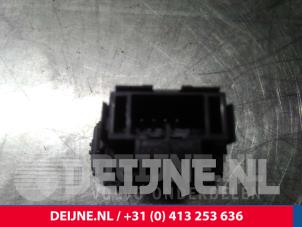 Volvo V40 Start/Stopp Schalter O17035 foto 3