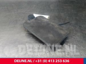 Gebruikte Paravan Volvo V90 II (PW) 2.0 D4 16V Prijs € 75,00 Margeregeling aangeboden door van Deijne Onderdelen Uden B.V.