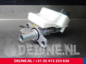 Volvo V90 Hoofdremcilinder O17140 foto 2