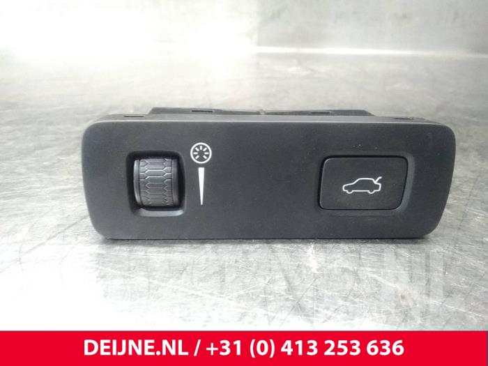 Volvo V90 Schalter Heckklappe O17204