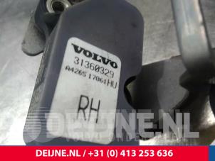 Volvo V90 Xenon hoogteregelaar O17234 foto 2
