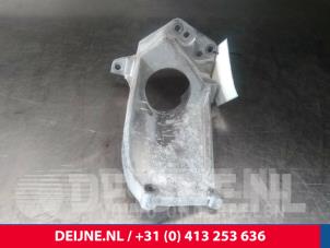 Gebruikte Uitlaatsteun Volvo V90 II (PW) 2.0 D4 16V Prijs € 50,00 Margeregeling aangeboden door van Deijne Onderdelen Uden B.V.