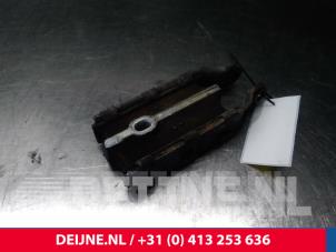 Gebruikte Motorrubber Volvo S60 II (FS) 2.0 D3 20V Prijs € 25,00 Margeregeling aangeboden door van Deijne Onderdelen Uden B.V.