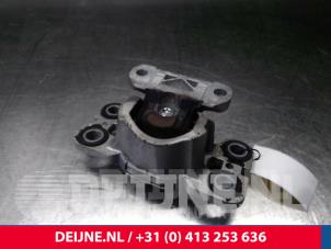 Gebruikte Motorrubber Volvo S60 II (FS) 2.0 D3 20V Prijs € 25,00 Margeregeling aangeboden door van Deijne Onderdelen Uden B.V.