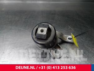 Gebruikte Motorrubber Volvo S60 II (FS) 2.0 D3 20V Prijs € 25,00 Margeregeling aangeboden door van Deijne Onderdelen Uden B.V.
