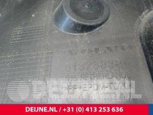 Volvo S60 Rear bumper bracket, right O17569 photo 3