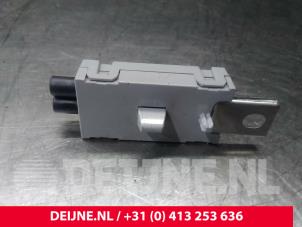 Volvo V60 Antenne Versterker O17598 foto 2