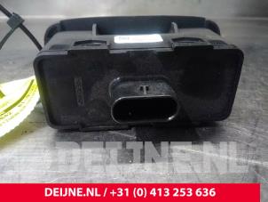 Volvo V60 Schakelaar achterklep O17600 foto 2
