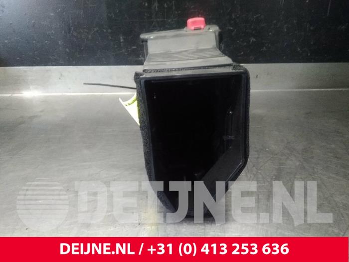 Volvo V60 Batterieträger O17623