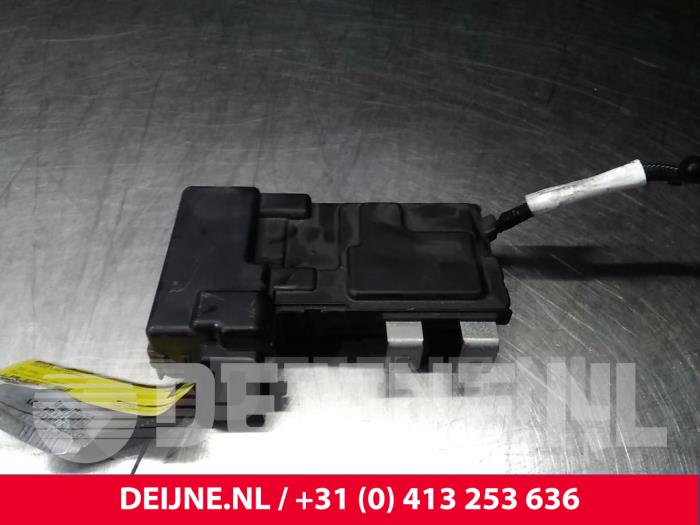 Gebruikte Start/Stop computer Volvo V70 (BW) 2.4 D5 20V AWD Prijs € 40,00 Margeregeling aangeboden door van Deijne Onderdelen Uden B.V.