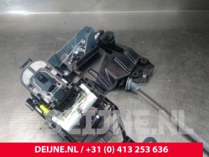 Volvo XC90 Door lock mechanism 4-door, front left O18509 photo 2