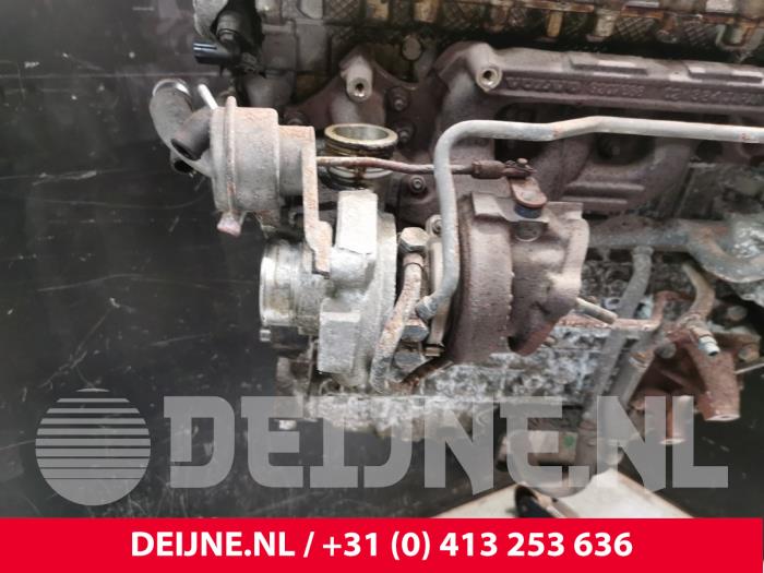Motor van een Volvo C70 (NC) 2.0 T 20V 2004