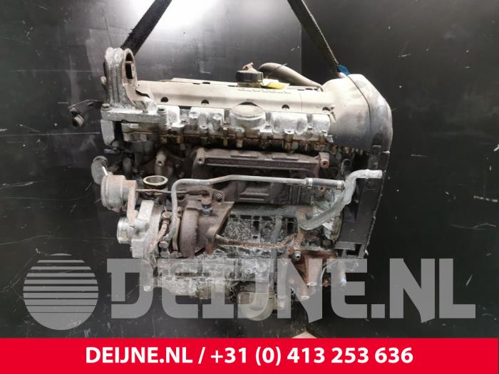 Motor van een Volvo C70 (NC) 2.0 T 20V 2004