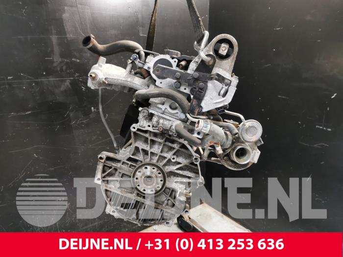 Motor van een Volvo C70 (NC) 2.0 T 20V 2004