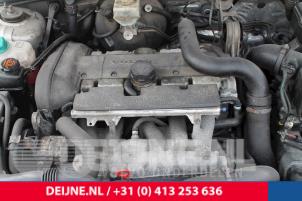 Motor van een Volvo C70 (NC) 2.0 T 20V 2004