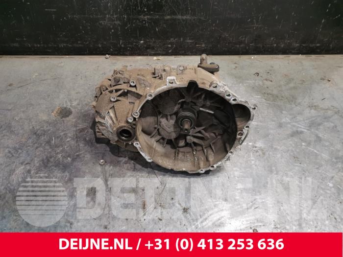 Gebruikte Versnellingsbak Volvo C70 (NC) 2.0 T 20V Prijs € 350,00 Margeregeling aangeboden door van Deijne Onderdelen Uden B.V.
