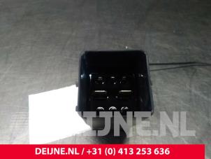 Volvo V40 Glow plug relay O18843 photo 2