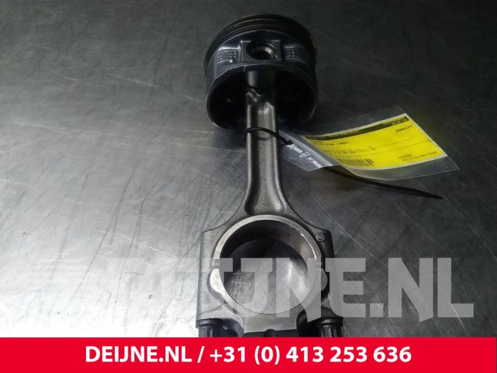 Gebruikte Zuiger Volvo XC90 I 2.9 T6 24V Prijs € 100,00 Margeregeling aangeboden door van Deijne Onderdelen Uden B.V.