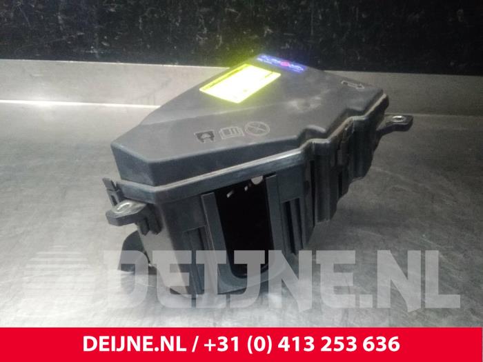 Volvo XC90 Fuse box O18977