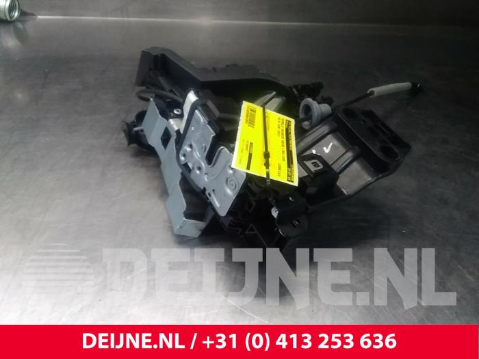 Volvo XC90 Deurslot Mechaniek 4Deurs links-voor O19044