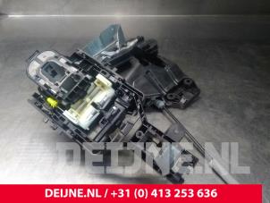 Volvo XC90 Door lock mechanism 4-door, front left O19044 photo 2