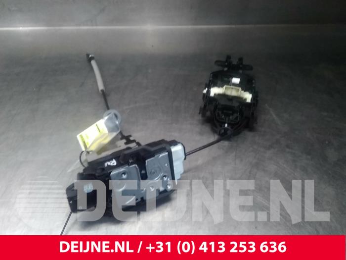 Volvo XC90 Deurslot Mechaniek 4Deurs rechts-voor O19097