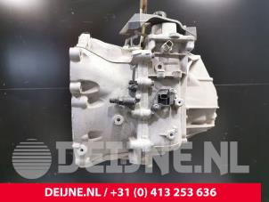 Volvo V40 Gearbox O19397 photo 2