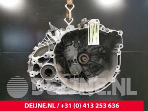 Gebruikte Versnellingsbak Volvo V40 (MV) 2.0 D2 16V Prijs € 500,00 Margeregeling aangeboden door van Deijne Onderdelen Uden B.V.