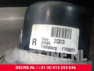 Volvo S60 Engine mount O19680 photo 3