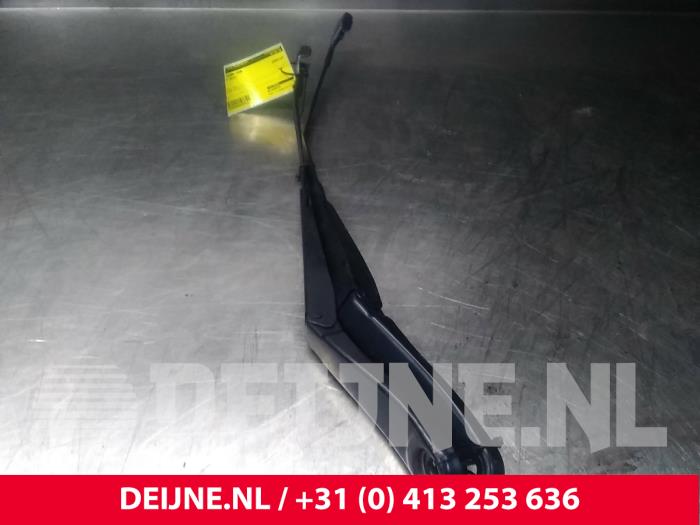 Volvo V40 Scheibenwischerarm vorne O19711