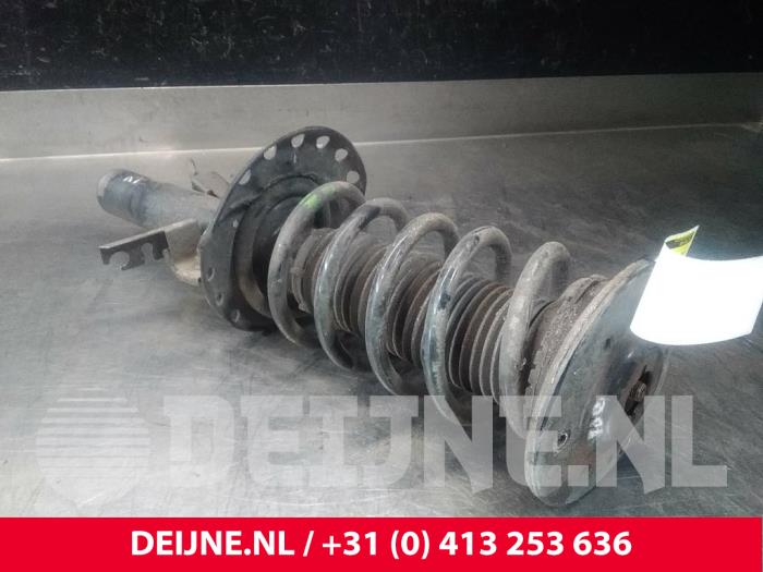 Volvo V60 Stoßdämpferstrebe links vorne O19905