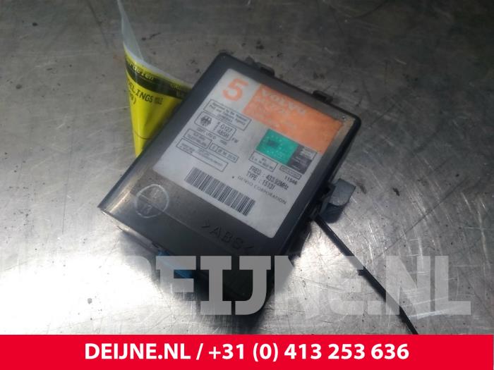 Centrale Deurvergrendelings Module van een Volvo V70 (GW/LW/LZ) 2.5 TDI 1999