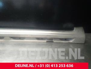 Volvo S80 Side skirt, right O20047 photo 3