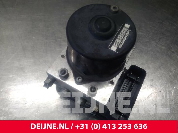Gebruikte ABS Pomp Volvo C70 (MC) 2.4i 20V Prijs € 65,00 Margeregeling aangeboden door van Deijne Onderdelen Uden B.V.