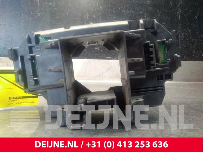 Volvo V70 Steering column module O20328
