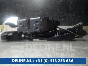 Volvo V50 Front door lock mechanism 4-door, right O20400 photo 3