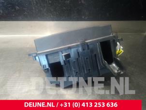 Volvo XC90 Fuse box O20533 photo 2