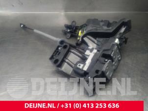 Volvo XC90 Front door lock mechanism 4-door, right O20539 photo 2