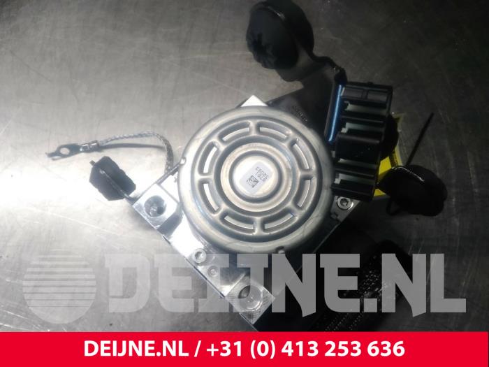 Gebruikte ABS Pomp Volvo XC90 II 2.0 D5 16V AWD Prijs € 245,00 Margeregeling aangeboden door van Deijne Onderdelen Uden B.V.