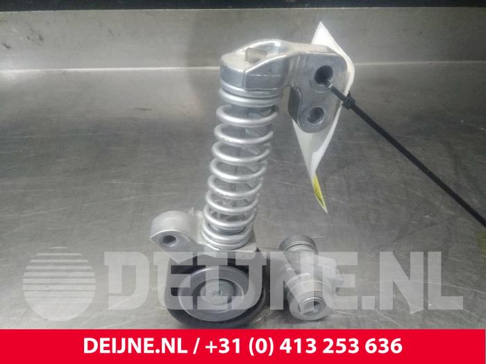 Gebruikte Spanrol Multiriem Volvo XC90 II 2.0 D5 16V AWD Prijs € 60,00 Margeregeling aangeboden door van Deijne Onderdelen Uden B.V.