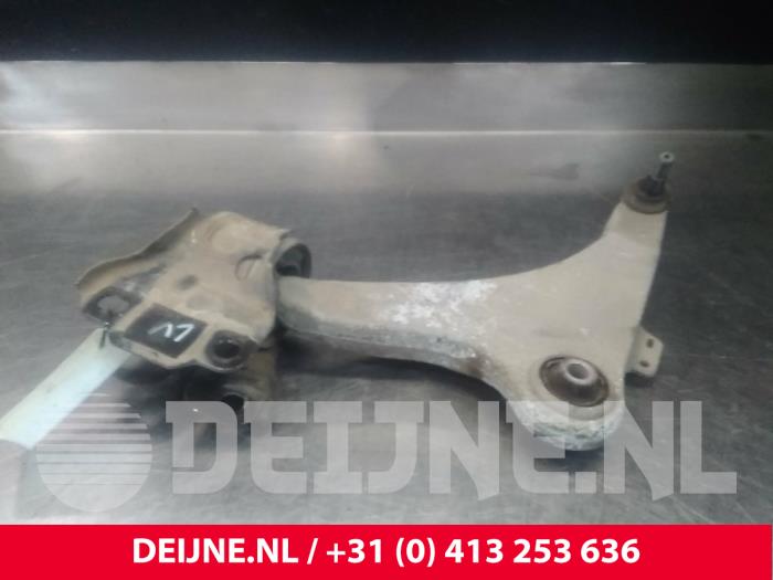 Volvo V70 Draagarm onder links-voor O21054