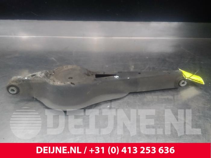 Volvo V70 Federteller links hinten O21057