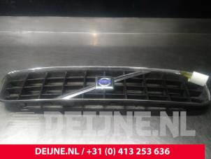 Gebruikte Grille Volvo XC90 I 2.5 T 20V Prijs € 50,00 Margeregeling aangeboden door van Deijne Onderdelen Uden B.V.