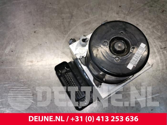 Gebruikte ABS Pomp Volvo S80 (AR/AS) 2.0 D4 16V Prijs € 95,00 Margeregeling aangeboden door van Deijne Onderdelen Uden B.V.