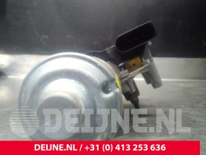 Volvo V40 Front wiper motor O21924 photo 3