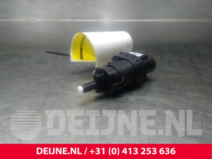Volvo S60 Brake light switch O21976