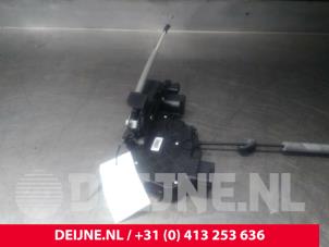 Volvo XC60 Deurslot Mechaniek 4Deurs rechts-achter O22034 foto 3