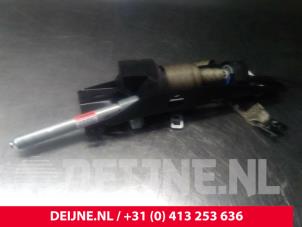 Volvo S80 Front seatbelt, right O22140 photo 3