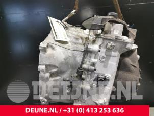 Volvo V40 Gearbox O22166 photo 2